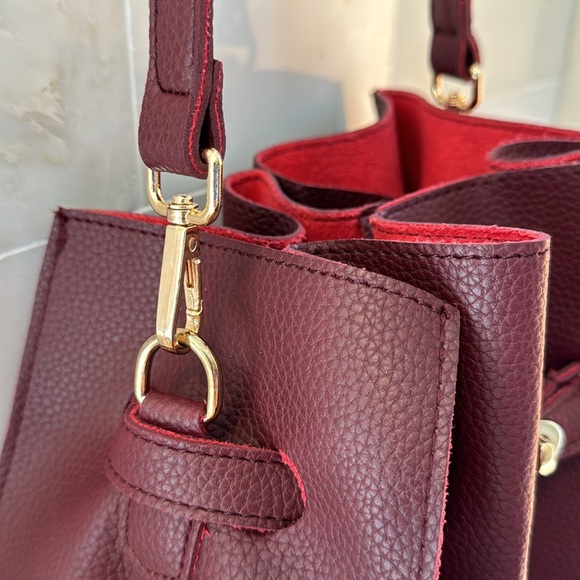 Burgundy vegan leather bucket bag - Picture 3 of 7